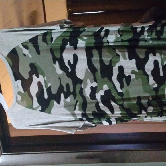 Camo Blouse - Picture 3 of 3